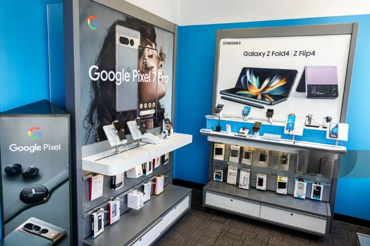 display stand in uae